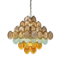 Lustre suspendu de luxe en verre de Murano multicouche carré doré pour plafond haut, idéal pour salon et projets hôteliers