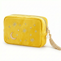 Pochette cosmétique en velours brodée sur mesure pour la vente en gros, avec fermeture éclair à pompon, étui de rangement pour maquillage, trousse de maquillage pratique