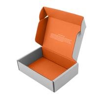 Boîte à logo imprimée personnalisée boîte d'expédition en carton ondulé avec logo emballage de vêtements pour boîte-cadeau d'expédition de costume de T-shirt