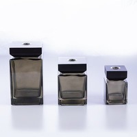 Bester Aroma-Diffusor Flasche Maßgefertigte Parfüm-Diffusorflasche 50ml 100ml 150ml 200ml Reed-Diffusor Glasflasche für Innenräume