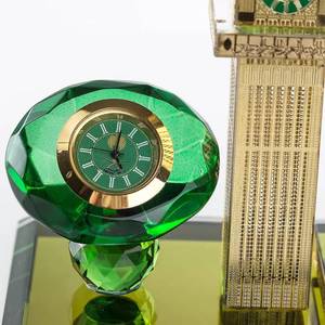Modelo de cúpula negra de cristal contemporáneo, muy vendido, con torre y diamantes verdes, popular para decoraciones de aniversario - Product Image 3
