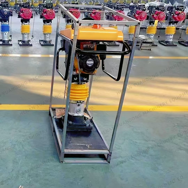 4.0 Robin Engine HCD-130 Vibratory Tamping Rammer High Configuration Soil Jumping Impact Rammer Hot Selling