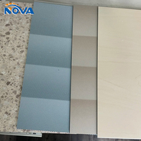 Panneaux muraux SPC imperméables et ignifuges, système de fixation par clic, revêtement mural moderne européen pour la décoration intérieure de cuisine, d'hôtel et de villa