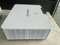 Projecteur laser DLP avec résolution 2K, 6000 lumens ANSI, système d'exploitation Android 11 pour les grands lieux et l'éducation