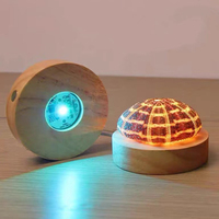 Support d'affichage en bois rond de 8cm et 10cm avec lumières de couleur tactile LED Matériau ABS pour boules de résine de verre cristal Alimenté par batterie