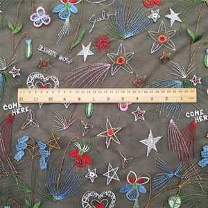 Tela de encaje Premium de diseño caliente 2023 con malla negra y bordado de corazón multicolor - Product Image 4