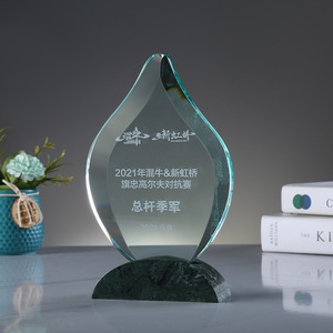 Trofeo in Cristallo a Forma di Foglia con Logo Personalizzato, Premio di Riconoscimento e Onorificenza, Targa in Cristallo - Product Image 1