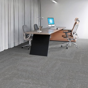 Dalles de moquette modernes en polypropylène à boucles, amorties, rayées, résistantes à l'eau et écologiques pour la maison - Vente en gros usine - Product Image 2