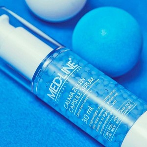 เซรั่มบำรุงผิวหน้าเกาหลี EWG Green Rated สูตร Calmazulen Complex ปราศจากสารเคมี ไม่อุดตันรูขุมขน ช่วยปรับผิวกระจ่างใส ชุ่มชื้น รูปแบบของเหลว - Product Image 1