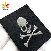 Étiquettes tissées pour vêtements, personnalisées, haute densité, avec logo de marque et taille, pliées aux extrémités