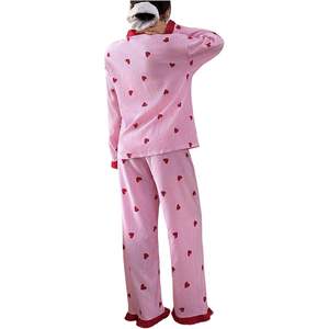 Ensemble de pyjama personnalisé pour femme à rayures et imprimé cœur, manches longues, vêtements de nuit doux, chemise boutonnée à col en V et pantalon, tenue décontractée - Product Image 1