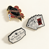 Pins en émail promotionnels sur le thème de l'anime, badges en métal en alliage de zinc personnalisés avec motifs de dessins animés, fournisseur en gros de pins de revers en émail souple et dur, cadeaux