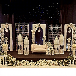 Décoration de scène pour réception de mariage marocaine, scène de mariage contemporaine à thème blanc à Toronto, scène de cérémonie de mariage tendance - Product Image 1