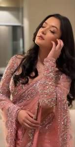 Experimente la Moda Invernal Elevada: Artesanía Exquisita en Terciopelo de Seda que Combina Comodidad, Elegancia y Detalles de Diseño sin Costuras - Product Image 3