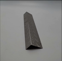 Protecteur d'angle en alliage d'aluminium 2" x 2" x 48" avec plaque diamantée série 6000 polie, services de découpe et de pliage sur mesure