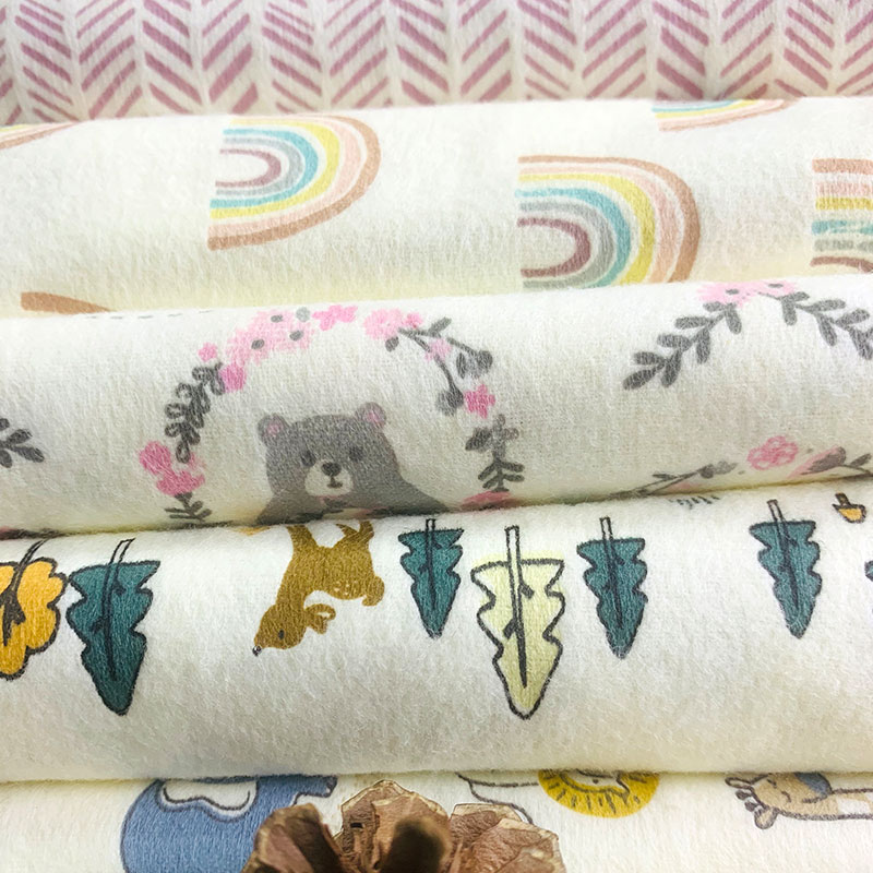 Оптовая продажа, домашняя одежда из 100% хлопка с мультяшным принтом, теплая фланелевая ткань для детской пижамы