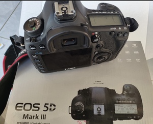 Appareils photo numériques professionnels reflex plein format <span class=keywords><strong>Canon</strong></span> <span class=keywords><strong>5D</strong></span> <span class=keywords><strong>Mark</strong></span> III d'occasion en gros - Product Image 3