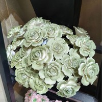 Ornement floral rose fait main pour la Saint-Valentin, fleurs artificielles éternelles tendance, modèle créatif simple pour bureau