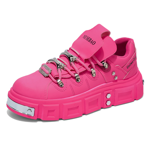 US 13 EUR 47 Baskets modernes à plateforme épaisse pour homme en cuir végétalien avec clous argentés, semelle légère en EVA, chaussures de mode urbaine streetwear - Product Image 3