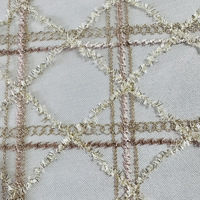 Nappe de table ronde de luxe moderne en tulle texturé à mailles dorées brodées, banquet de luxe