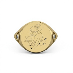 Nouvel Arrivage Bague Chevalière Homme en Argent Sterling 925 Massif Gravée avec Zircon Cubique Motif Mère et Bébé, Fines Finishes Artisanales, Personnalisable pour Mariage et Cérémonie - Product Image 1