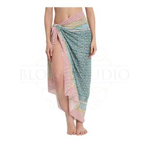 Pareo de Algodón con Estampado a Mano en Verde Porcelana y Amarillo Crema para Mujer, Ligero para Usar en la Playa y en el Resort en Verano - Product Image 5