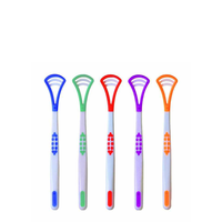 Raspador de lengua de mal aliento personalizado, limpiador de lengua de plástico de buen aliento para uso doméstico con logotipo láser, Material de cobre