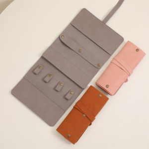 Estuche Portátil para Joyas de Microfibra Ecológico con Cierre de Lazo para Pendientes y Pulseras - Product Image 5