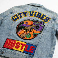 Patch personnalisé au style moderne, coutures haute densité pour tenues de club, prêt à l'exportation mondiale, résistant à la chaleur, qualité Tajima