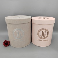 Boîte Cadeau Ronde Luxe Rose Grise pour Fleurs et Roses avec Revêtement UV, Logo Personnalisé, Matériaux Recyclés et Ruban