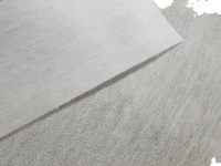 Tissu non tissé chimique 100 % polyester 1050HF écologique, toucher rigide, couleur blanche avec double point PA, thermocollant pour vêtements