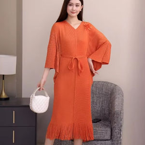 Abito a pieghe Miyake nuovo stile 2025 tutte le <span class=keywords><strong>taglie</strong></span> <span class=keywords><strong>abbigliamento</strong></span> donna all'ingrosso per <span class=keywords><strong>taglie</strong></span> grandi - Product Image 2