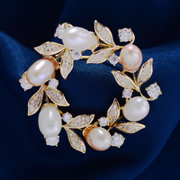 Broche Couronne de Perles d'Eau Douce Directement de l'Usine, Élégante Épingle en Zircon pour Femme, Décoration de Robe de Mariage, Fleur de Poitrine