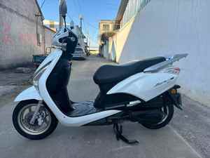 Motocicleta <span class=keywords><strong>Honda</strong></span> Yujia110 Usada, Motocicleta de Carreras a Gasolina China para Desplazamientos Urbanos con Características de Scooter de Pedales, Scooters a Gasolina - Product Image 4
