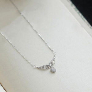 Collana con Ciondolo a Forma di Cuore con Ali d'Angelo per Donne, Elegante Collana con Charm d'Amore e Catena a Maglie Rotonde, Regalo - Product Image 3