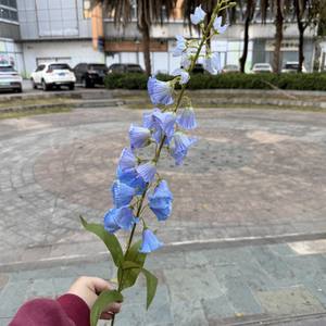 Fiori Artificiali Blu e Rossi, Campanula in Seta, Giglio delle Colline a Stelo Lungo, Campanula Artificiale Bianca e Rosa - Product Image 3