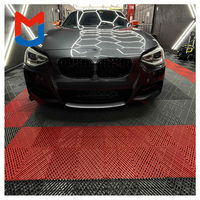 Tapis ventilés antidérapants en PP robustes carreaux de sol de garage en plastique imbriqués pour parquet de détail de voiture d'atelier d'entrepôt