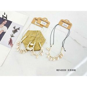 Collana con Conchiglie Naturali, Perline di Cauri, Cordino Regolabile, Stile Boho, Gioielli alla Moda - Product Image 1