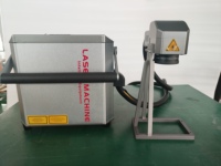 Marqueur laser portable 50W à vendre graveur de tuyaux en métal mini machine de marquage laser à fibre portable et léger