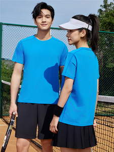 Camiseta de entrenamiento deportivo de manga corta ultraligera de 120g, estilo informal, patrón sólido, logotipo personalizado, ajuste holgado a juego de Color en blanco - Product Image 4