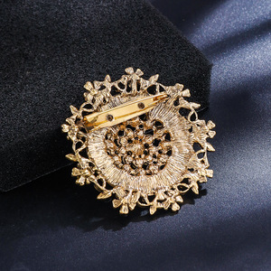 Broche <span class=keywords><strong>de</strong></span> Aleación <span class=keywords><strong>de</strong></span> Zinc <span class=keywords><strong>de</strong></span> Alta Gama con Pedrería, Diseño Creativo y Elegante, Regalo <span class=keywords><strong>de</strong></span> <span class=keywords><strong>Boda</strong></span> o Compromiso <span class=keywords><strong>para</strong></span> Mujeres, Niños y Unisex - Product Image 2