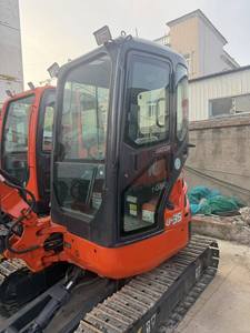 รถขุดขนาดเล็ก Kubota U35 มือสอง น้ำหนัก 3.5 ตัน นำเข้าจากญี่ปุ่น พร้อมใบมีดดันดิน สำหรับงานจัดสวนเทศบาลและงานฟาร์ม - Product Image 6