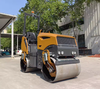 Machine de construction robuste ST1600, très demandée, avec une masse opérationnelle de 16 tonnes et une puissance moteur de 9,8 kW pour la construction.