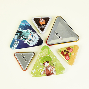 Pin Tombol Segitiga Glitter Kustom Vograce - Product Image 5