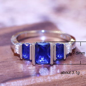 Anello classico con pietra blu per donna, design elegante intarsiato, gioielli alla moda per tutti i giorni - Product Image 5
