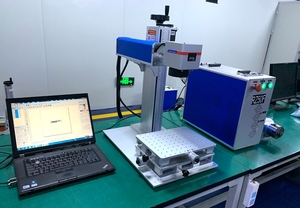 Mopa lazer markalama makinesi 50W 30W otomatik odaklama 2.5D 3D Fiber lazer oyma makinesi takı ateşli silah Tumbler kupa için - Product Image 2