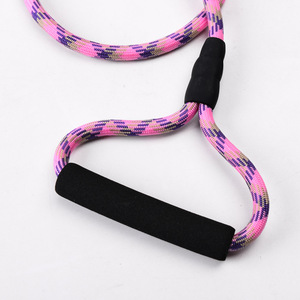 طقم حزام ومقود للحيوانات الأليفة قابل للتعديل بطباعة أرجوانية، مع مقبض رغوي خفيف الوزن وناعم، يوفر دعمًا للصدر والظهر - Product Image 5