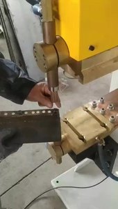 เครื่องเชื่อมจุดแบบใช้เท้าเหยียบหลายจุดสำหรับงานอุตสาหกรรม ใช้กับกล่องและ<span class=keywords><strong>ตู้</strong></span>เหล็กชุบสังกะสีและสแตนเลส - Product Image 3