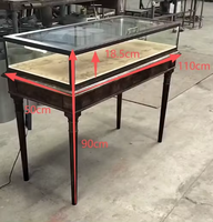 Vitrine en verre Art Déco pour vitrine de bijoux créative et unique au détail haut de gamme