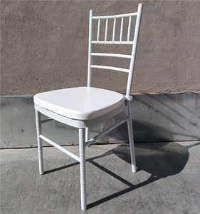 Cadeiras Chiavari de Aço com Almofadas de Espuma de Memória, Design Durável em Peça Única, Amostra Disponível, Cadeira para Casamento, Banquete Comercial e Parque - Product Image 1